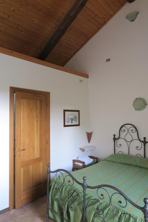 Agriturismo Rupestr Canelli Chambre photo